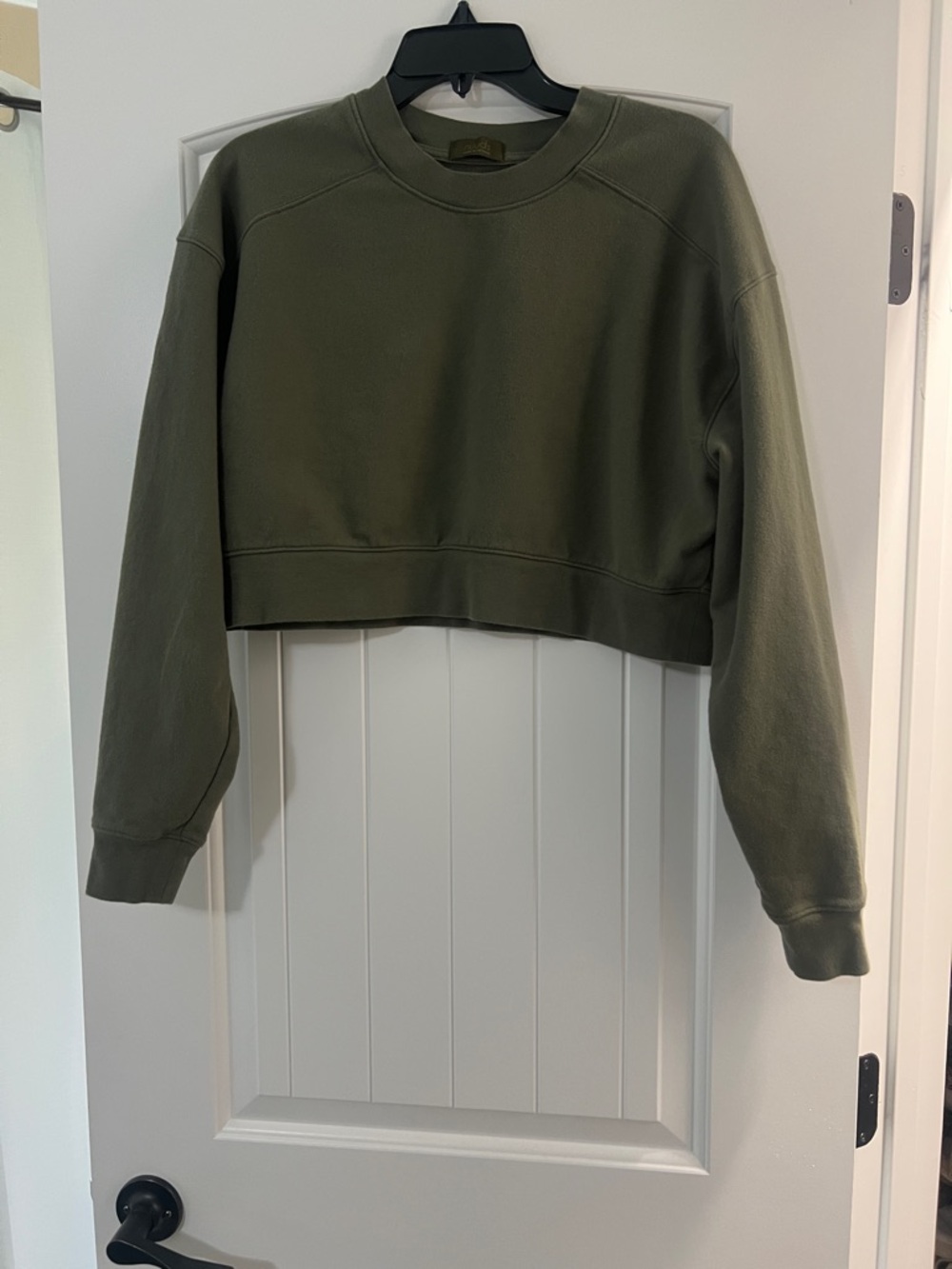 Womens cropped crewneck sweatshirt